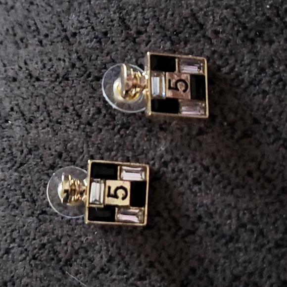 Fashionable earrings - Picture 2 of 4